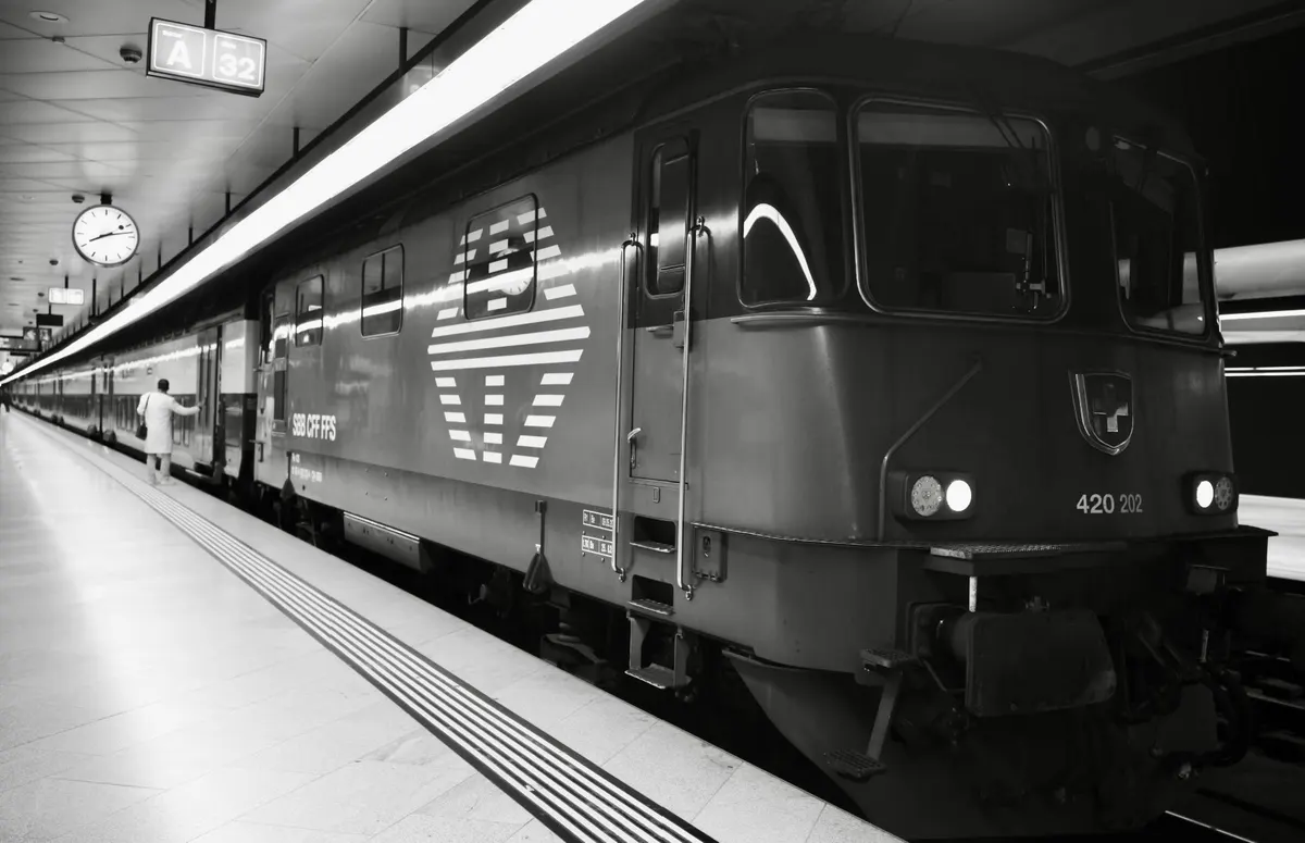 Zug an Gleis 32